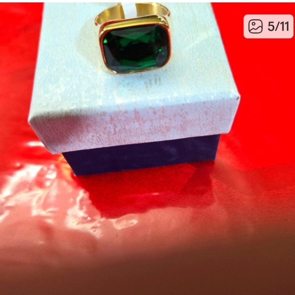Ring Emerald Green Color Gold Plated Over Stainless Steel Ring - Picture 4 of 9